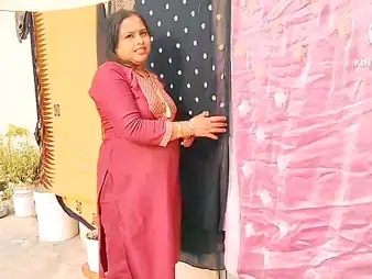 Priyabhaibhi3, along to Indian neighbor, is along to ultimate sex-starved slut!