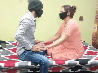 Desi Aunty & Bhabhi obtain their parsimonious pussies drilled hard prevalent moistness Indian threesome