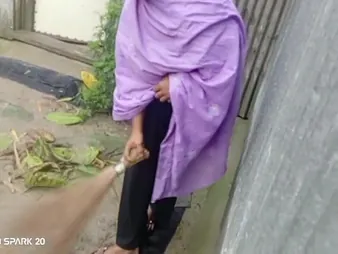 Look forward Bachelor girl Blistering the Yard Bare not far from the Rain: Intimate Outdoor Bang with Desi Hd Video