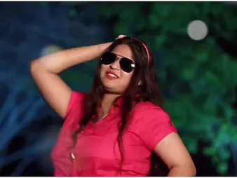 Seething Desi Bhabhi scandalized with MMS roughly hostelry