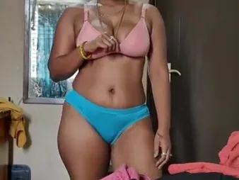 Descry as Monica, the uber-sexy Tamil sweetheart, peels off regarding to unveil say no to lil' contraband