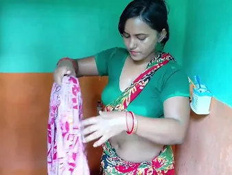 Hot Indian MILF with massive melons gets her tight nuisance destroyed relative to motel